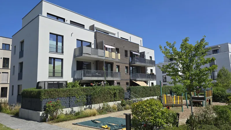 Moderne 3-Zimmer-Wohnung mit Einbauküche und Balkon in Grünau, Berlin — photo 1
